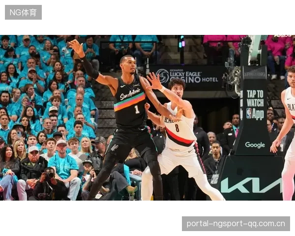 NBA后卫绕过人群抛投命中：精彩瞬间点燃全场激情